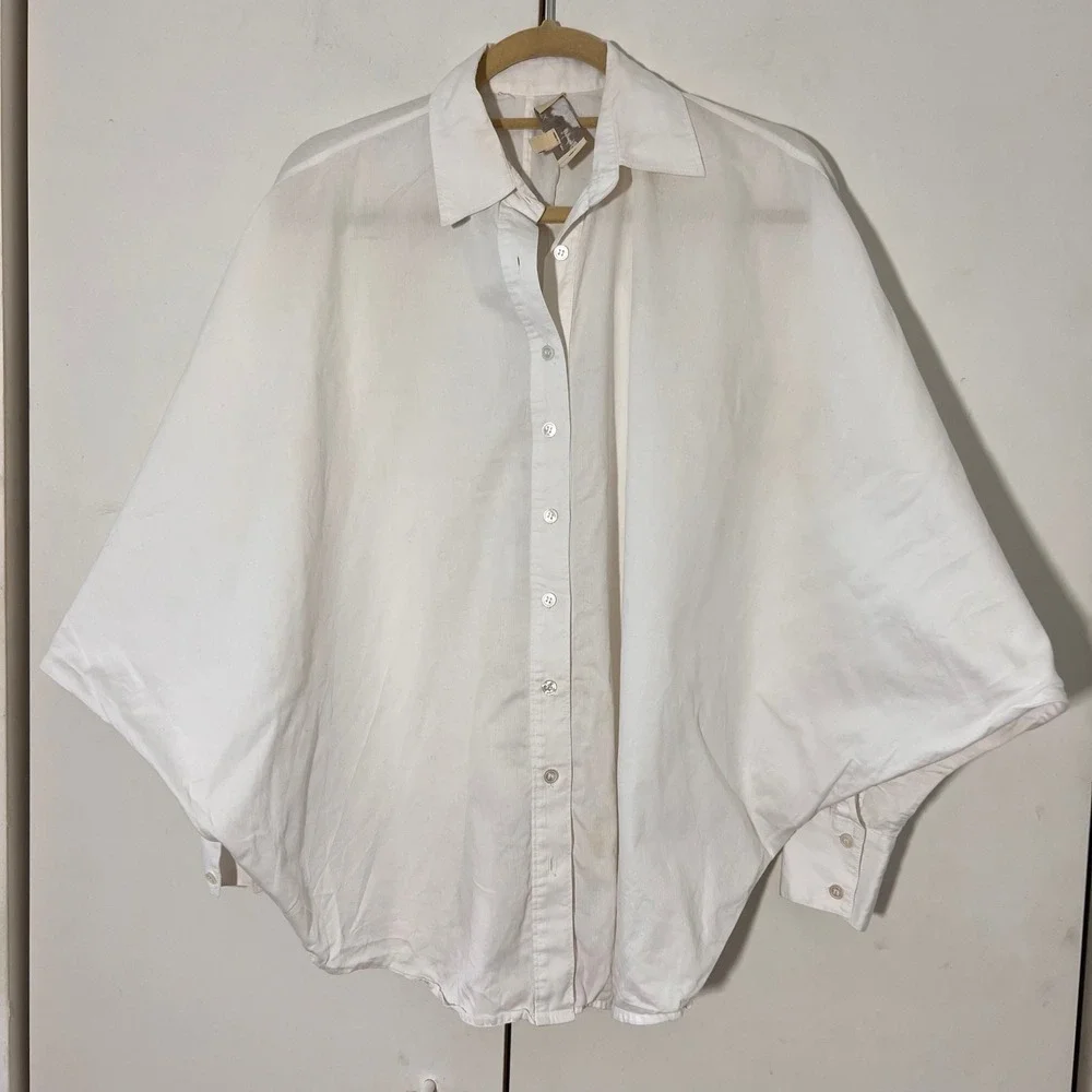 Elizabeth and James Shirt Size‎ XS White Batwing Button up Minimalist Capsule